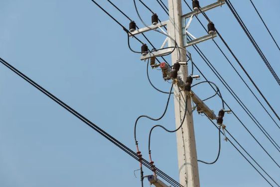 Analyse technique complète des parafoudres de lignes de transmission